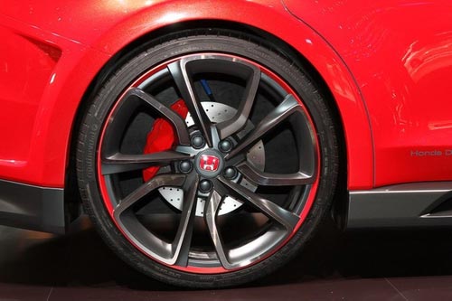 無奈之下的苦中作樂 日內瓦車展回望