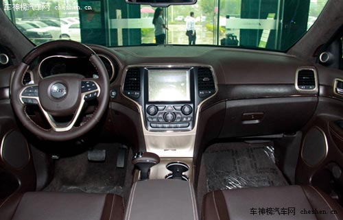 美式大塊頭 4款性能強勁肌肉SUV推薦 JEEP大切諾基，凱迪拉克SRX，道奇酷威，福特銳界