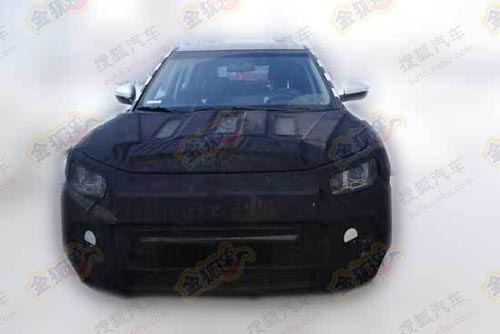 雙龍小型SUV內飾諜照曝光