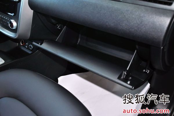 奔騰 X80 實拍 內飾 圖片 奔騰 X80 實拍 內飾 圖片