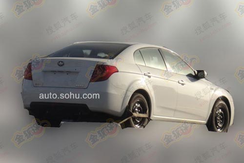 奔騰B50電動版及插電混動版諜照