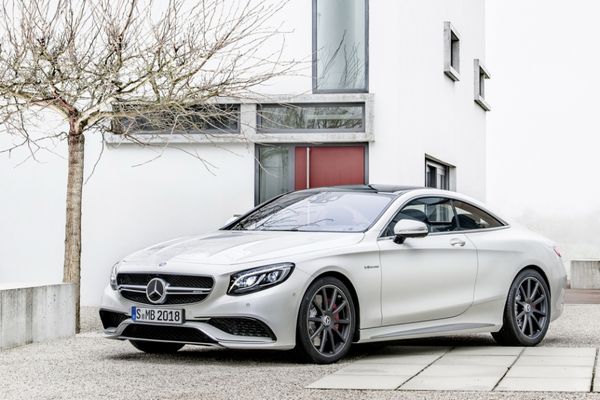 奔馳S63 AMG Coupe 奔馳S63 AMG Coupe