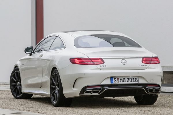 奔馳S63 AMG Coupe 奔馳S63 AMG Coupe