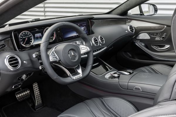奔馳S63 AMG Coupe 奔馳S63 AMG Coupe