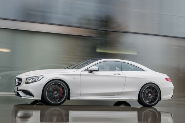 奔馳S63 AMG Coupe 奔馳S63 AMG Coupe