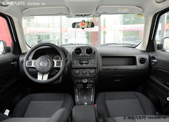 增添男性魅力 25萬元級男人心動的SUV導購 25萬買車,男人買車,帥氣SUV,Jeep,自由客,道奇,酷威,斯巴魯,森林人,日產,奇駿