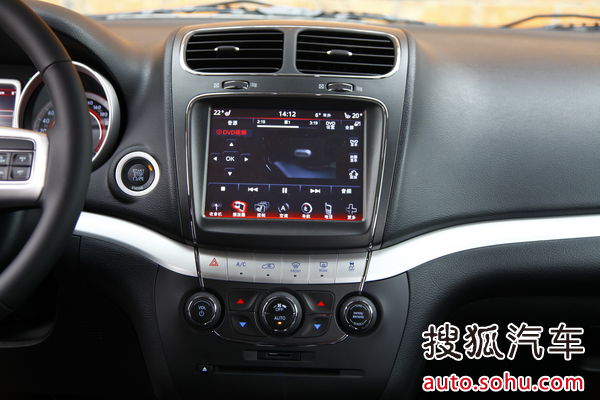 道奇 酷威 實拍 內飾 圖片