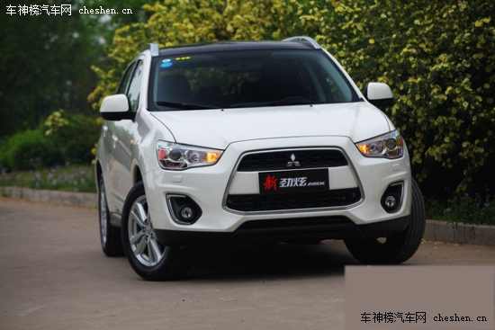 必須有全景天窗！22萬內配置豐富SUV推薦 全景天窗,22萬買車,全景天窗SUV,三菱勁炫,日產,新奇駿,二手大眾途觀,鈴木鋒馭,標致2008