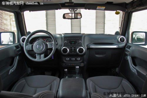 有血有肉有棱有角 適合純爺們的那些SUV盤點 純爺們,SUV,硬漢 奔馳G級 Jeep牧馬人 進口豐田FJ酷路澤 北汽BJ40