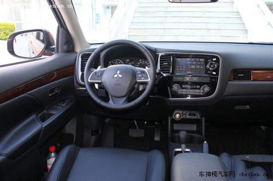 實力派選手 四款原裝進口城市SUV推薦 原裝進口,城市suv,Jeep指南者,三菱歐藍德,斯巴魯森林人,雷諾科雷傲