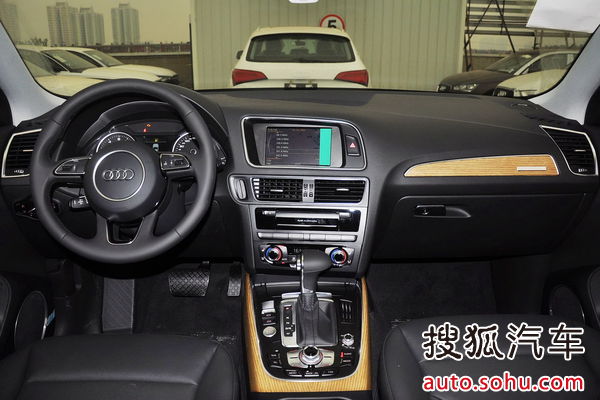 奧迪 Q5 實(shí)拍 內(nèi)飾 圖片 奧迪 Q5 實(shí)拍 內(nèi)飾 圖片