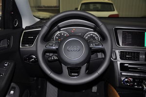 奧迪 Q5 實(shí)拍 內(nèi)飾 圖片