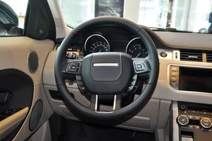 路虎 攬勝極光 實(shí)拍 內(nèi)飾 圖片