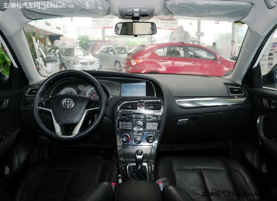 小城市更暢銷 配置應(yīng)有盡有的自主SUV導(dǎo)購 小城市,暢銷,配置,應(yīng)有盡有,自主SUV,導(dǎo)購,江淮瑞風(fēng)S5,中華V5,海馬騎士,傳祺GS5