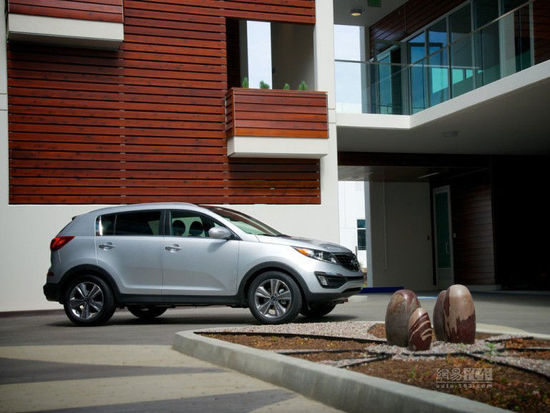 搭載2.4GDI發動機 起亞海外發布新款智跑